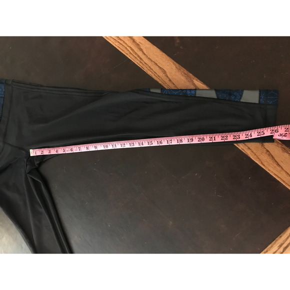 Lululemon Run Inspire Crop II Sashiko Black Fa14 Quilt 23 Leggings - Size 6 - Picture 9 of 11